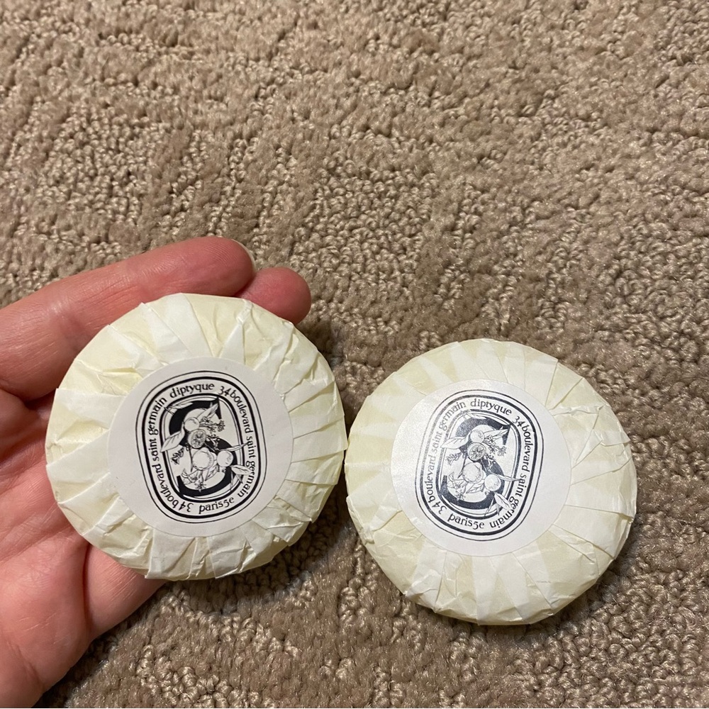 New {Diptyque} Shampoo Bar and Body Wash Bundle | 34 Boulevard Saint Germain - Picture 6 of 13